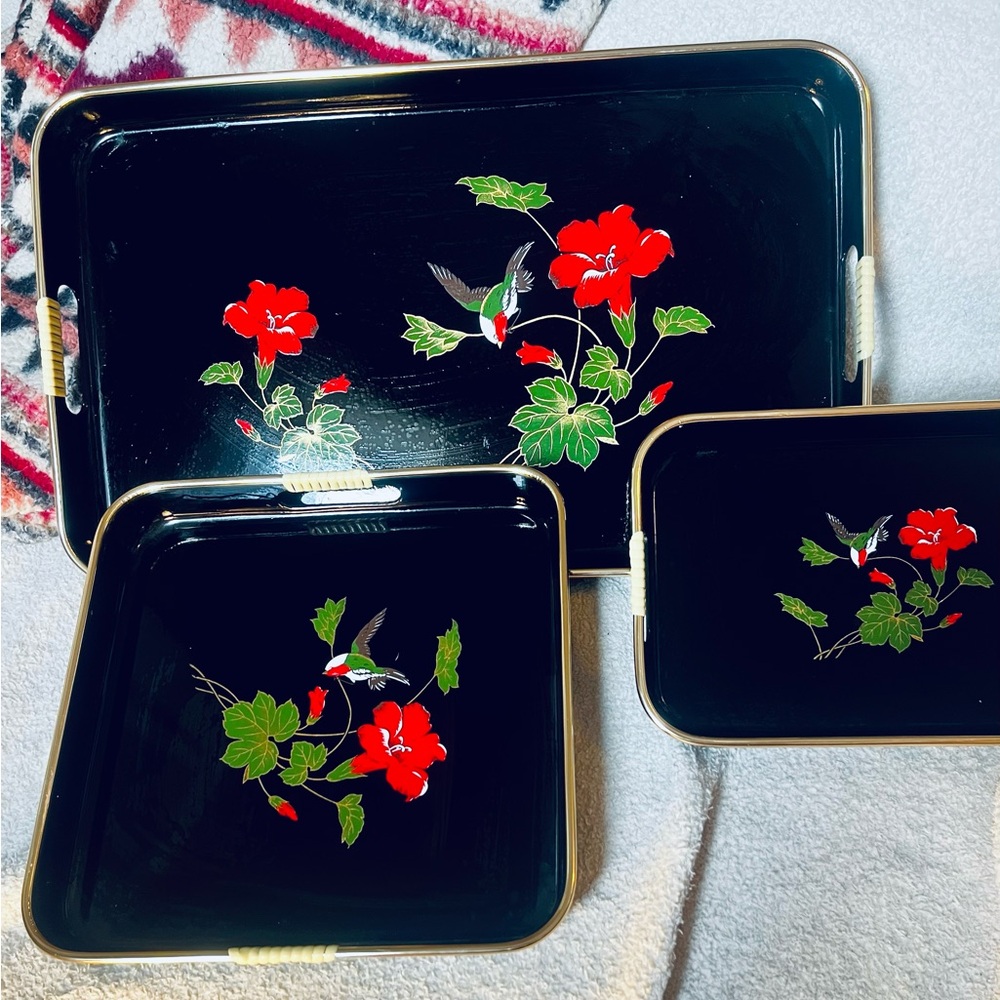 3 piece lacquered tray set - Hummingbird and Red Hibiscus Flowers